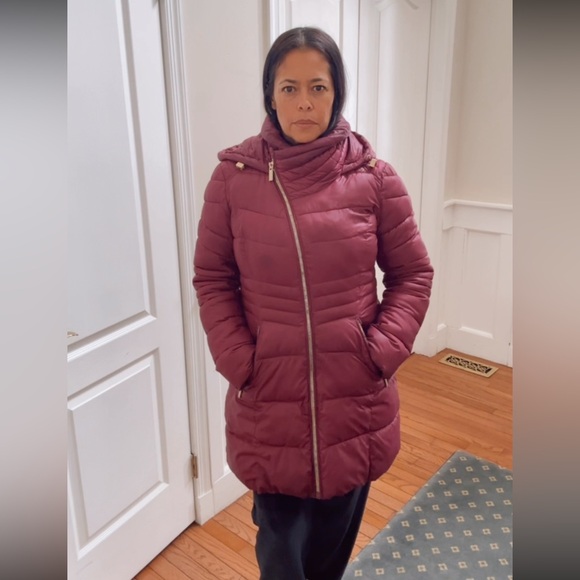 Guess Women's Burgundy Puffer Jacket size M - Picture 9 of 13